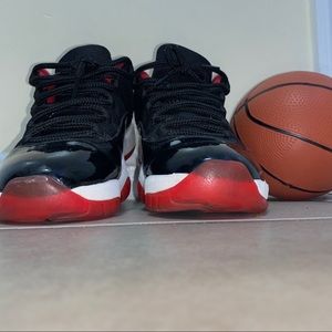 Air Jordan 11s lows bred